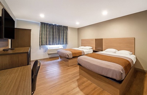 Foxboro Hotel | Relaxing Hideaway! 2 Units Close to Gillette Stadium, FREE Parking and Breakfast