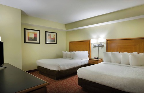 Downtown Myrtle Beach Hotel | Relaxing Oceanview Pool Stay | 0.6 mi to SkyWheel & Boardwalk