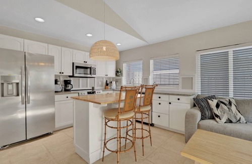 Matlacha House | Remodeled Matlacha Fishing Cottage | Gulf-Access Canal, Dock, Bikes & Boat Parking