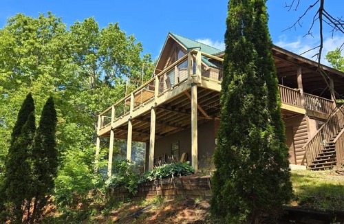Unaka Cabin | Remote Mystic Mtn Log Cabin - 360Views - AWD Required - 3 Acres of Privacy