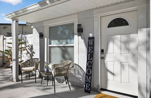 Temple Crest House | Renovated 4BR/3BA w Heated Pool, Outdoor Kitchen, Firepit 5 Min to Busch Gardens