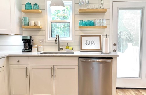 Gulf Breeze Condo | Renovated, Charming Townhouse w/Sound Views