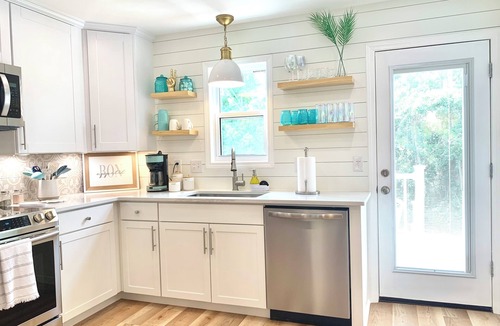 Gulf Breeze Condo | Renovated, Charming Townhouse w/Sound Views