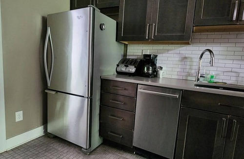 Old City Condo | Renovated Downtown Loft near Gay St | Walk Everywhere
