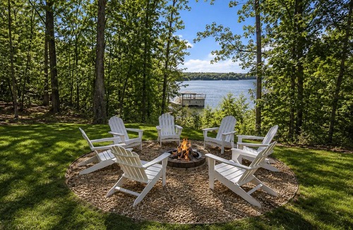 Livingston House | Renovated lakehouse with dock, hot tub, firepit & bi-level deck - dogs OK