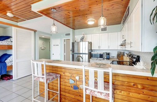 Port Aransas Condo | Resort Style Pools | Private Beach Access | MP102