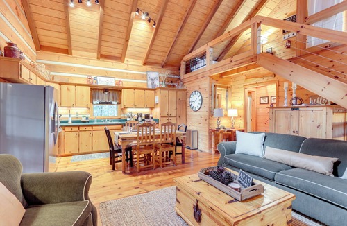 Dial Cabin | Ridgetop Cabin in Blue Ridge! Wraparound Porch!