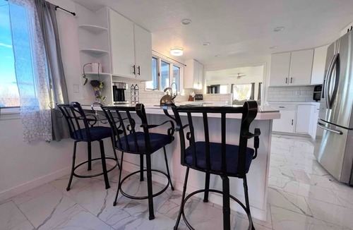 Jerome House | Rimview Haven: Hot Tub, Waterfall Trail & Golf!
