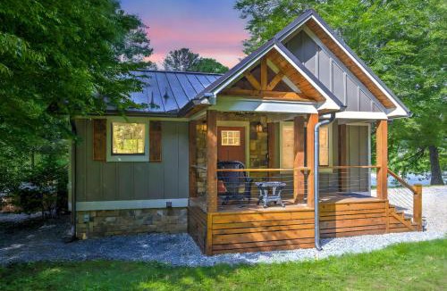 Dial House | River Cottage of Blue Ridge - Outdoor Lounge with Gorgeous Views + a Hot Tub and Firepit!