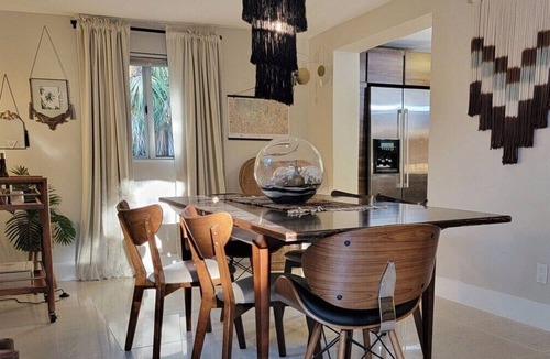River Oaks House | River Oaks Bungalow by The Guest/House Collection