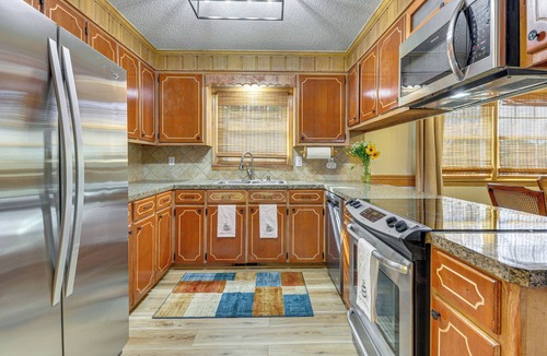 Pilot Mountain House | River, Trails & Wine! Group Retreat Near Mt Airy