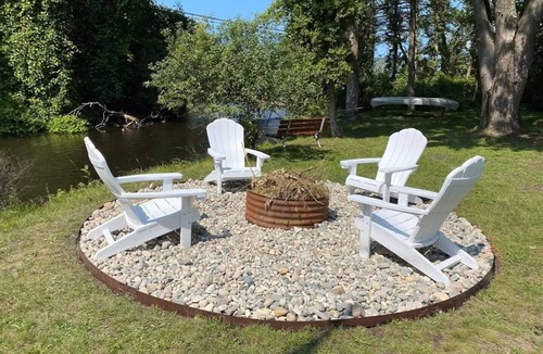 Grayling House | Riverfront & Walkable! Ausable Riverfront & Steps to Downtown Breweries/Shops