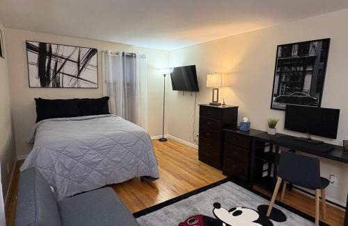 Eastside House | Robert Drive Professional Housing LLC