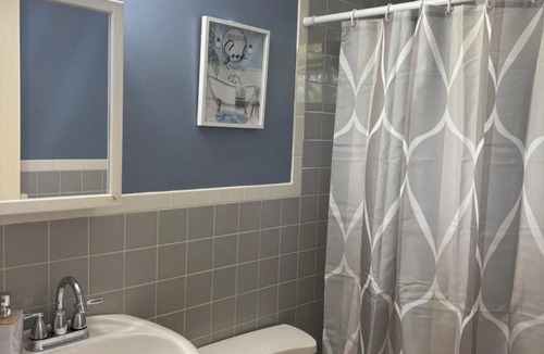 Eastside House | Robert Drive Professional Housing LLC