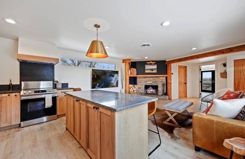 Twin Falls Cabin | Rock Creek Canyon | 1BR, Hot Tub, Sauna, Fire Pit