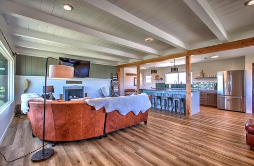 Twin Falls House | Rock Creek Canyon 2BR, Hot Tub, Fire Pit, Views