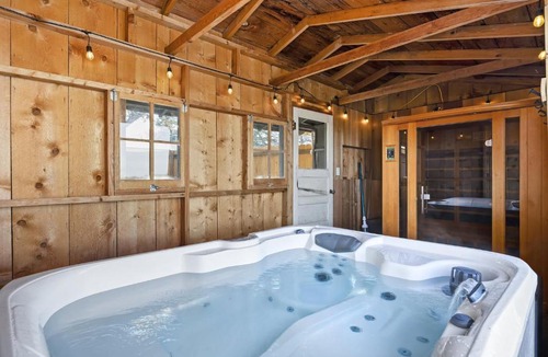 Twin Falls House | Rock Creek Canyon 3BR, Hot Tubs, Sauna, Fire Pit