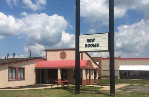 Circleville Hotel | Rodeway Inn Circleville