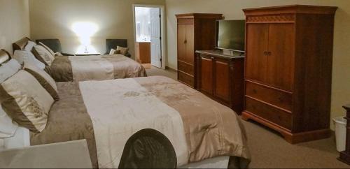 Cherokee Hotel | Rolling Hills Lodge