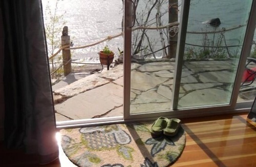 Trenton Cottage | Romantic beach front cottage