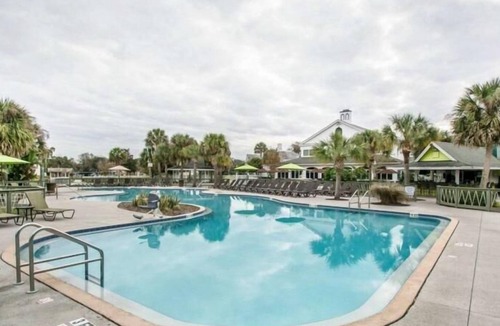 Crystal River House | Romantic Getaway! Couple's Unit, Private Parking, Pool, Golf and Spa Center!