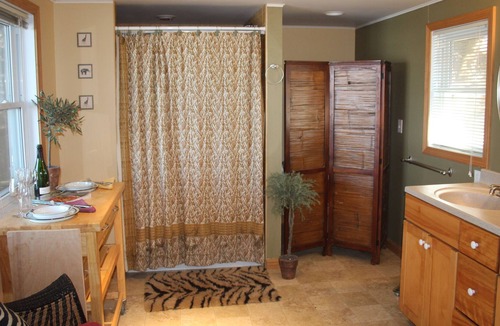 South Hero Cottage | Romantic, peaceful lake facing one bedroom cottage, dog friendly with sauna.
