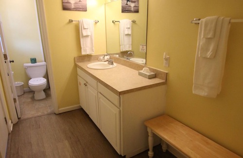Topsail Beach Hotel | Room #207 Efficiency King w/Kitchen Dog NO