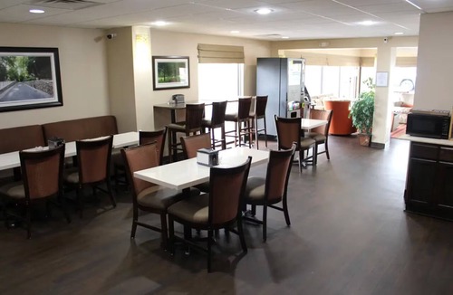 Lynchburg Hotel | Room Perfect for Exploring Lynchburg’s Natural Beauty Nearby