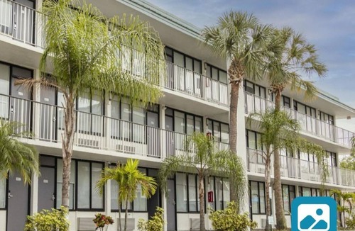 North Beach Hotel | Royal 1 Apt/Hotel with pool in Miami Beach