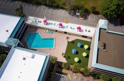 Historic Downtown Kissimmee Hotel | Royal 7 Wonderful Apart/Hotel with pool