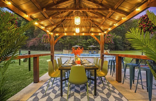 Rockbridge House | Ruby Ridge | Speakeasy, Heated Pool, Fishing Pond, Theater, GameRoom & More