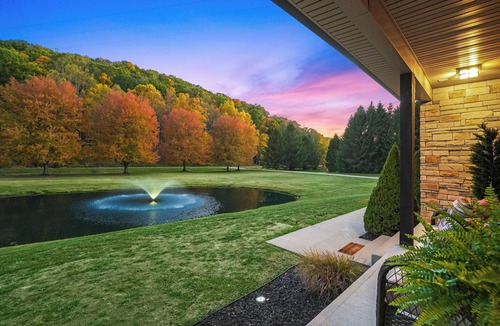 Rockbridge House | Ruby Ridge | Speakeasy, Heated Pool, Fishing Pond, Theater, GameRoom & More
