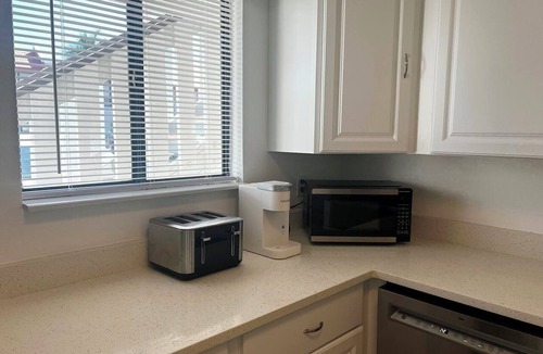Bradenton Beach Condo | Runaway Bay 151- Beach, bay, pool and gym