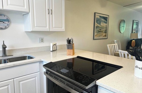 Bradenton Beach Condo | Runaway Bay 151- Beach, bay, pool and gym