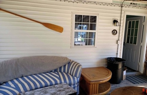 West Tremont House | Rustic 3 bedroom charmer in the West Tremont woods