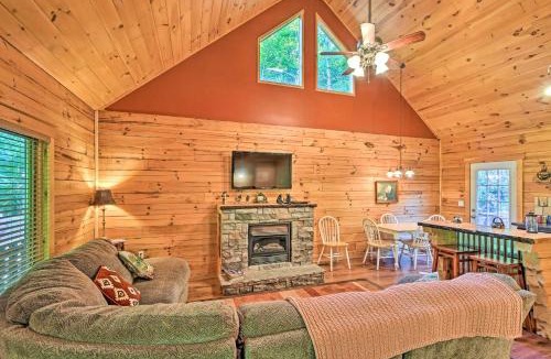 Andrews House | Rustic Andrews Cabin Rental w/Deck + Fire Pit!