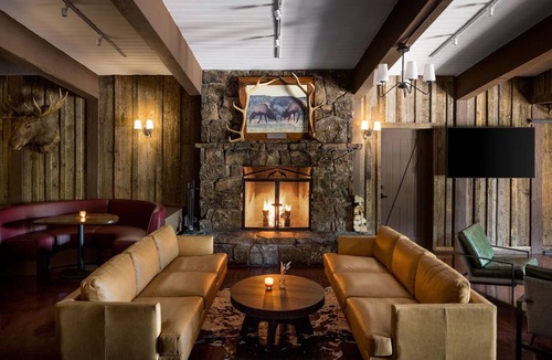 Jackson Hotel | Rustic-Chic Room with Pool Access & Courtyard Views