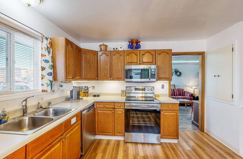 Russian Jack Park House | Rustic dog-friendly home close to skiing, mountains, and golf course