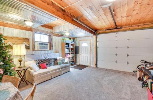 Arcade Apartment | Rustic Jefferson Retreat w/Fire Pit: Near Athens!