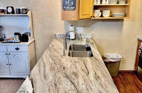 Notch Estates Condo | Rustic Ozark Retreat (First Responder Owner)