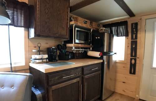 Peach Glen Cabin | Rustic Primitive Tiny House Cabin