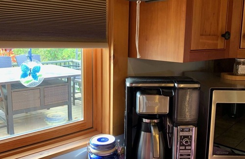 Cape Vincent Cabin | RUSTIC yet ELEGANT! TALL TIMBERS LODGE in the Thousand Islands