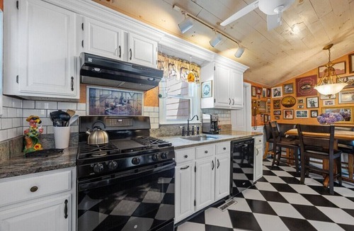 Hyannis House | Sal's Place