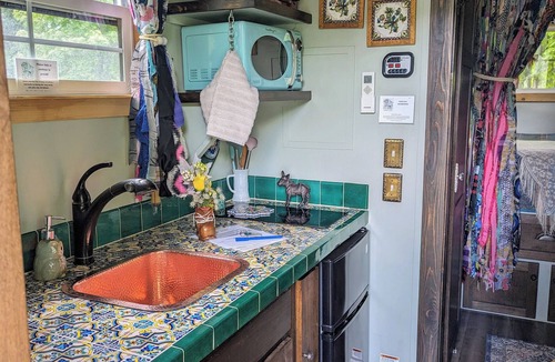 Salmon Bed & Breakfast | Salmon Gypsy Bed and Breakfast