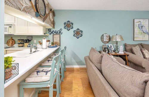 Demere Park House | Salty Dog | Pet-Friendly St. Simons Island Townhome Near Beach & Pier Village