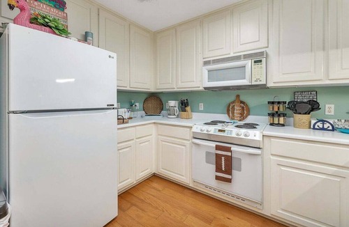 Demere Park House | Salty Dog | Pet-Friendly St. Simons Island Townhome Near Beach & Pier Village