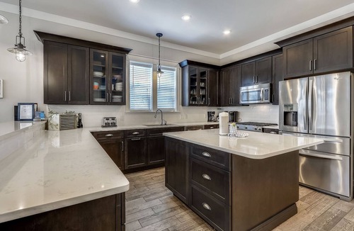 Emerald Waters Village House | 🌊 Salty Shores | Resort-Style Pool w/Waterfalls | Beach Access | Walk to Beach