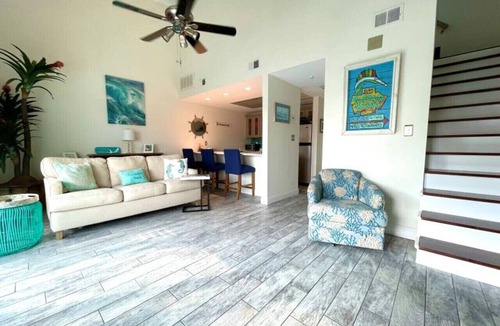 Villa Sabine Condo | Sand Dollar W204 Inexpensive Bayfront Escape! 2,3 & 4-Night Getaways
