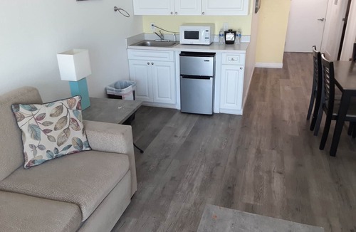North Redington Beach Hotel | Sandalwood Beach Resort