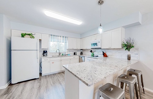 Santa Rosa Beach House | Santa Rosa retreat steps from private beach with pool & balcony